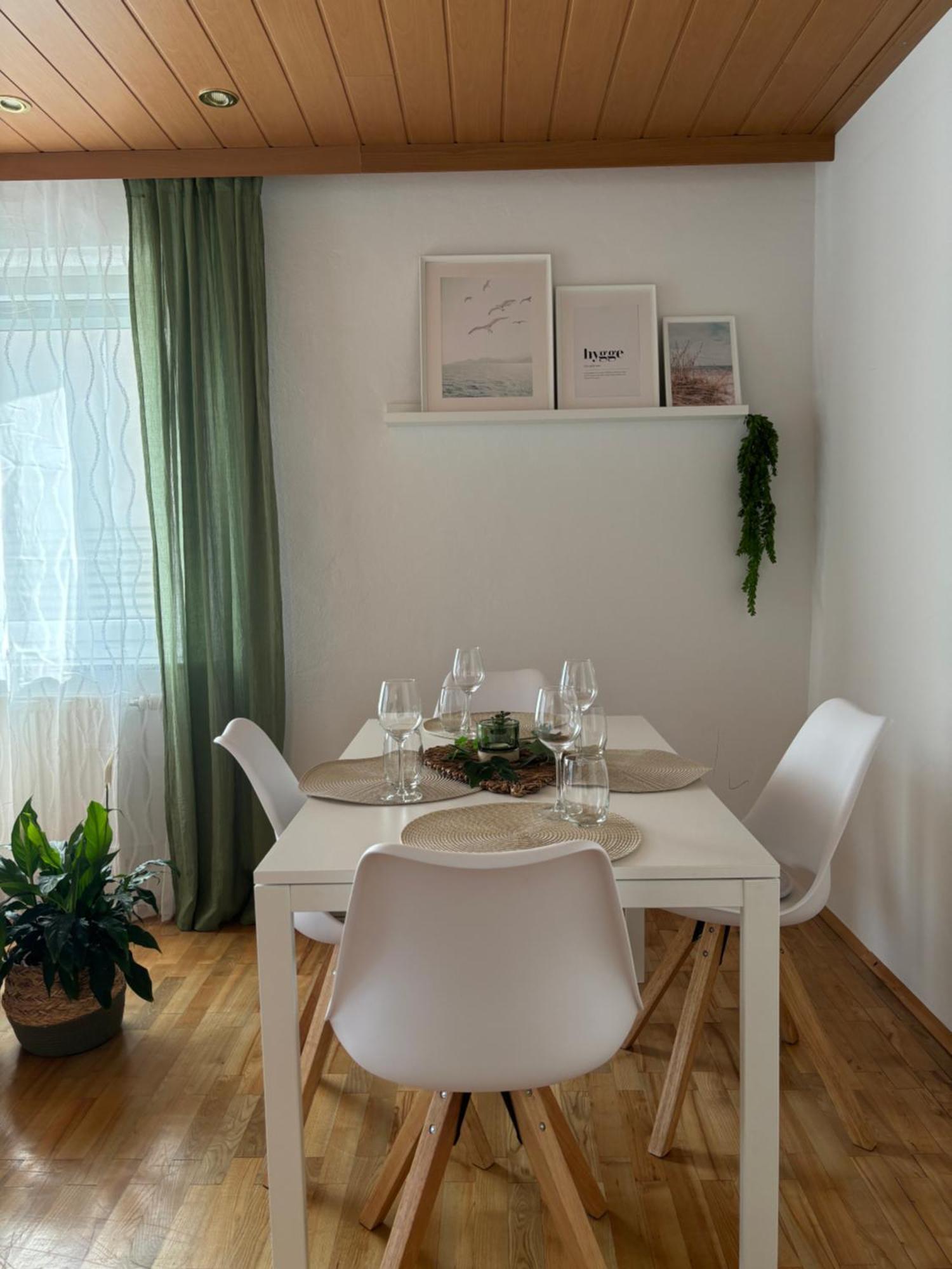 Wohnung See- Und Bergnaehe Gmunden Pokoj fotografie